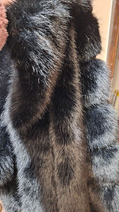 изкуствено черно палто