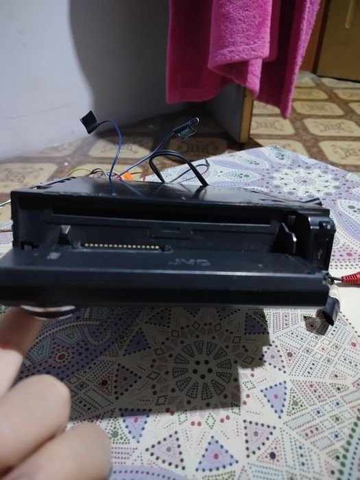 Продам магнитолу JVC