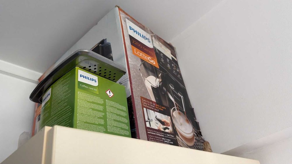 Espressor automat Philips EP 2231/40 + produse de curatare