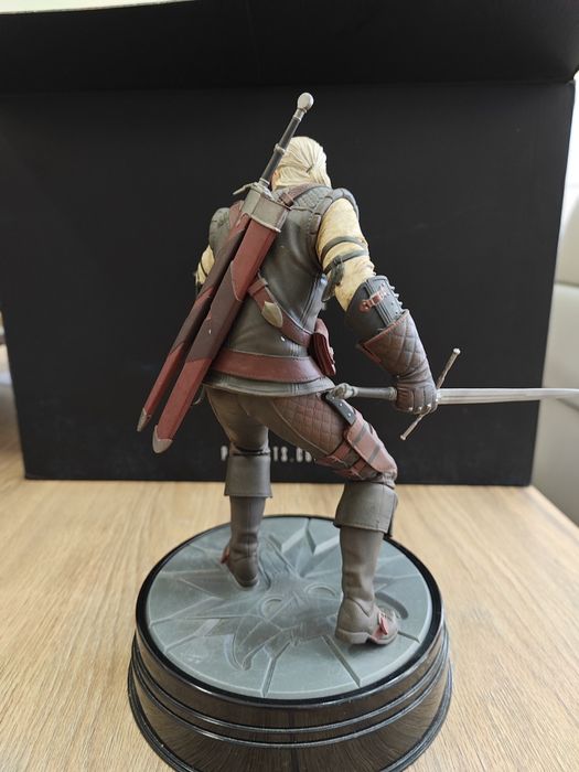 Witcher фигурки статуетки