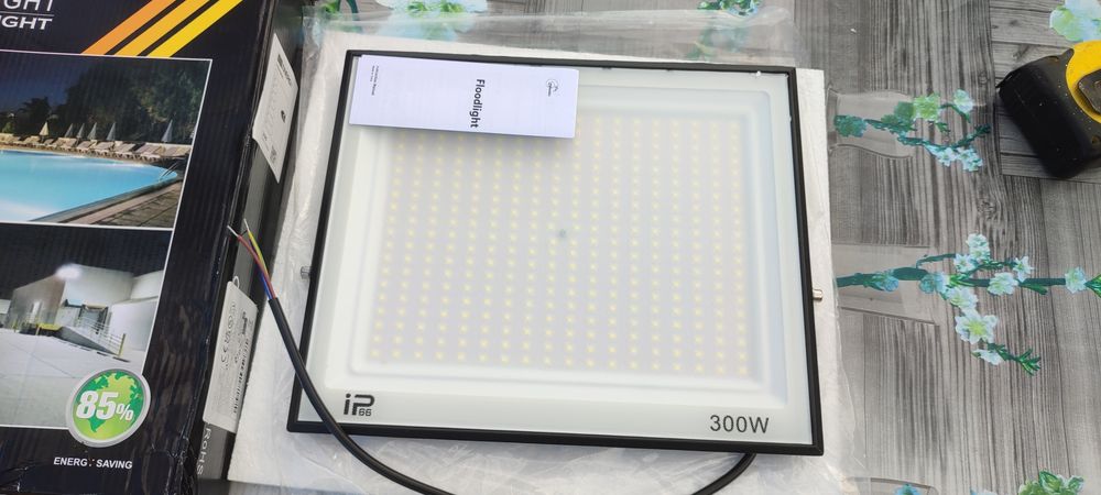 De vinzare proiector pe led 300 w