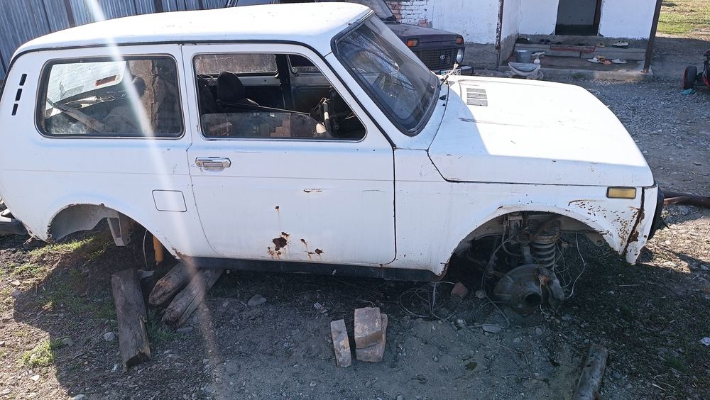 Нива разбор , на запчасти