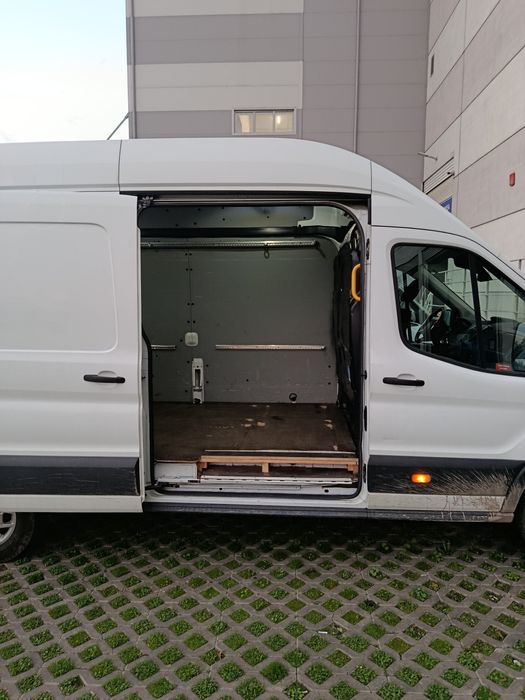 Предлагам транспортни услуги за Варна и в страната