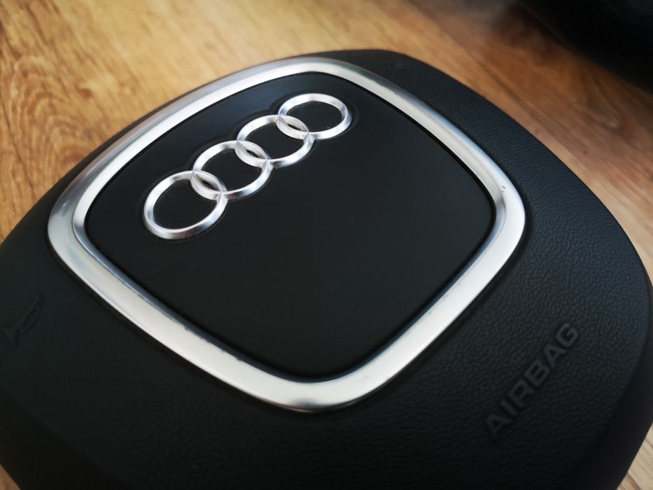 ВОЛАН AUDI A4 / A6 КОМПЛЕКТ в отлично състояние