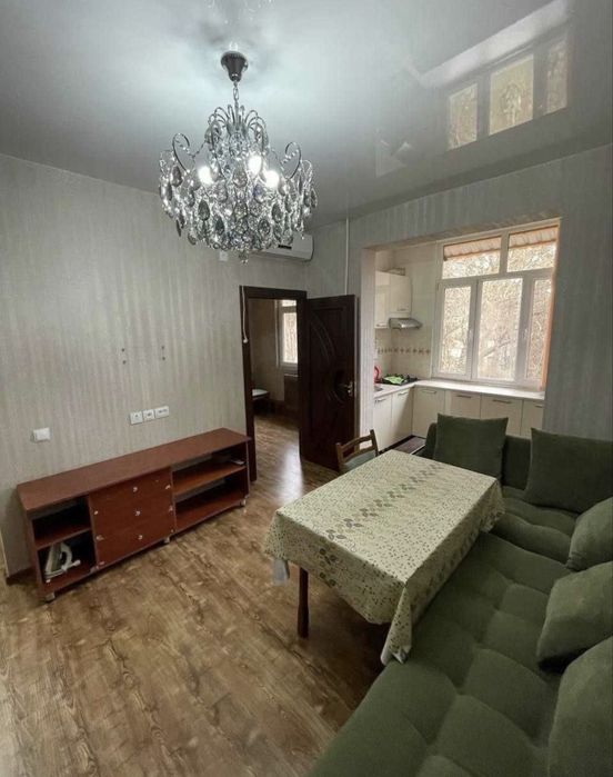 Чиланзар 2 квартал 2в3 комнатная