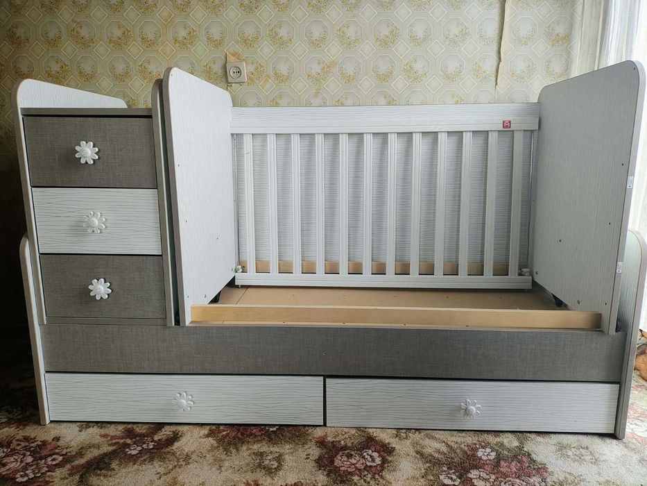 Детско трансформиращо легло 3в1 с два матрака.