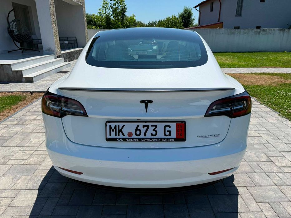 TESLA Model 3 2021 — imagine 5