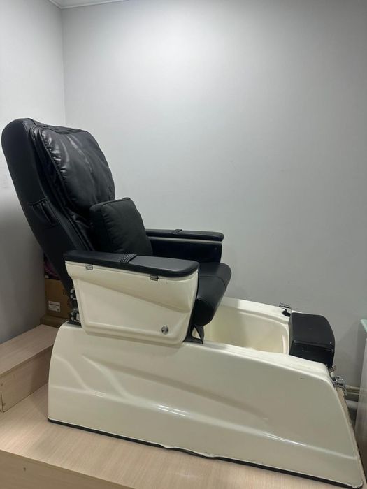 Педикюрное кресло с массажом