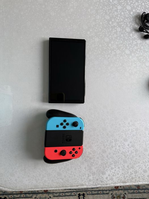 Nintendo Switch OLED с играми