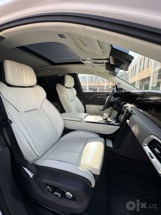 Hongqi E-HS9 electro SUV - AWD