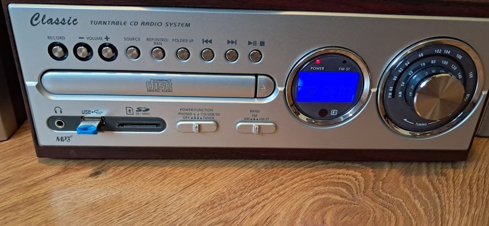 Minisistem Retro Classic ( radio fm ,cd,usb, card sd și pick-up)