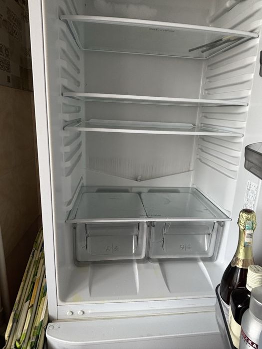 Продам холодильник ! И мебель