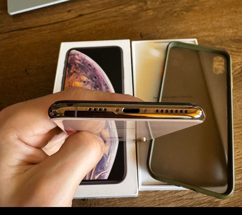 Vând iPhone XS Max 256 GB