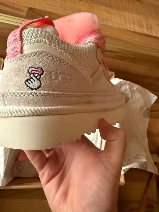 UGG Lowmel Love Roz (marimi: 37,38,39)