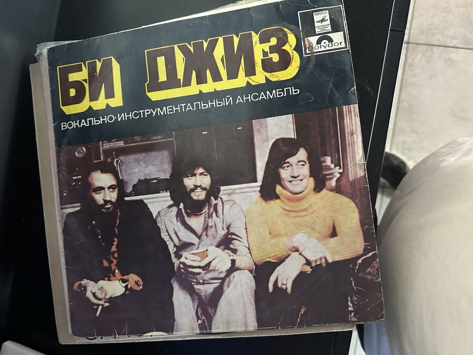 Продаю виниловые диски