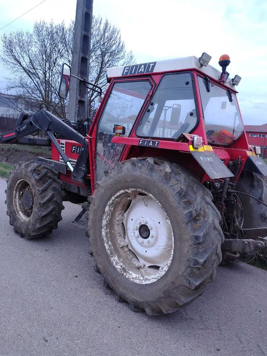 Vând tractor fiat