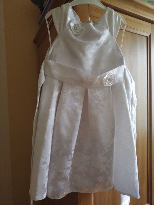 Продам детское платье на 2-3 года