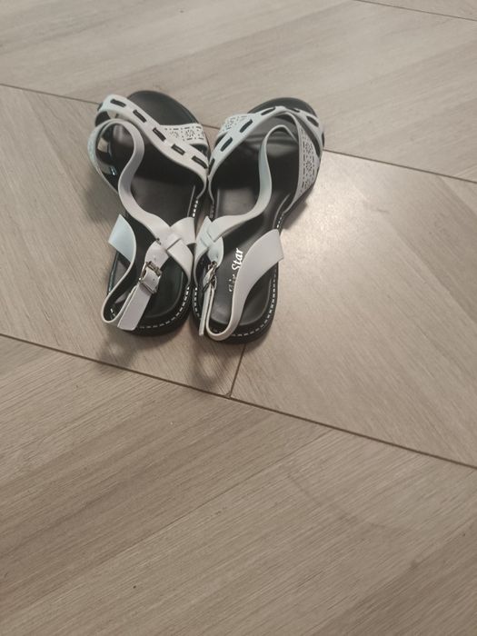 Дамски бели сандали 36и37