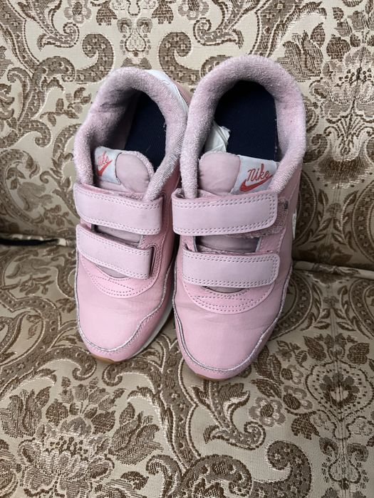 Кожаные кроссовки