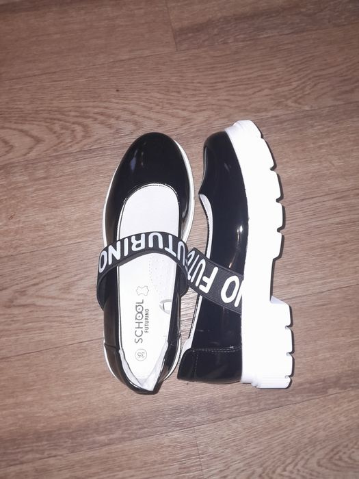 Туфли школьные  стильные