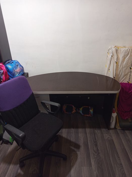 Продам стол и кресло офисный