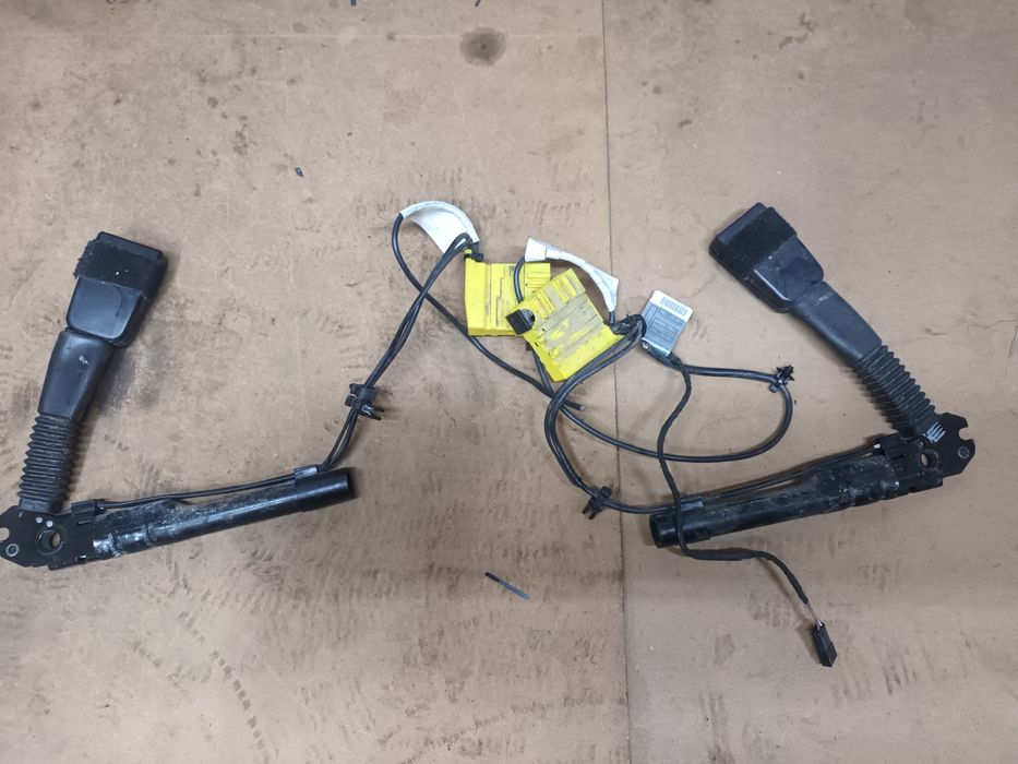 Capsa teaca centura scaun bmw e90 e91