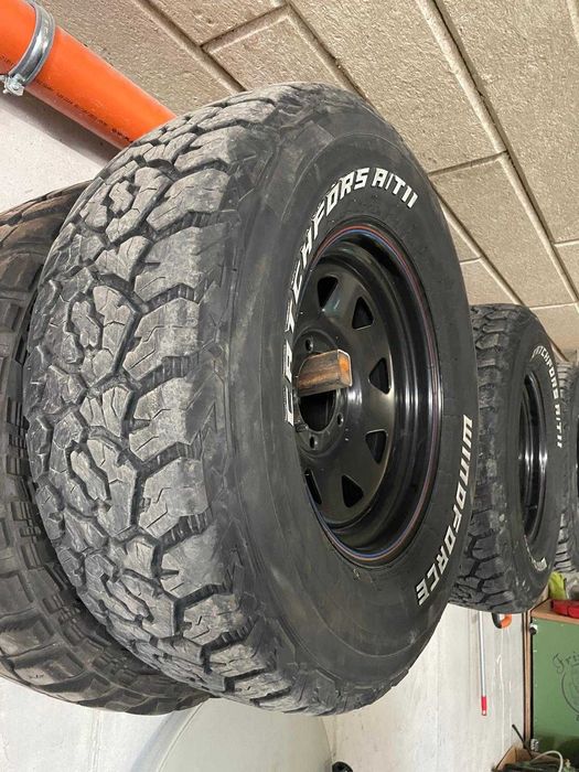 Seturi roți complete (cauciucuri + jante) – stare bună