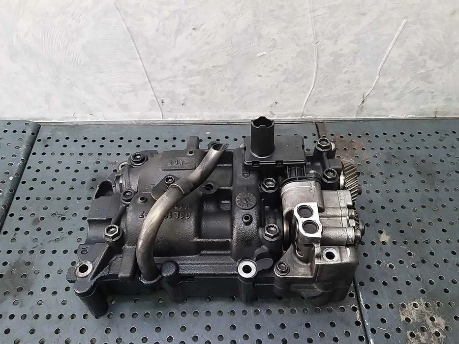 Pompa ulei 2.0 tdi audi a4 b8 8k 03l103537 03g103526 03l115169a