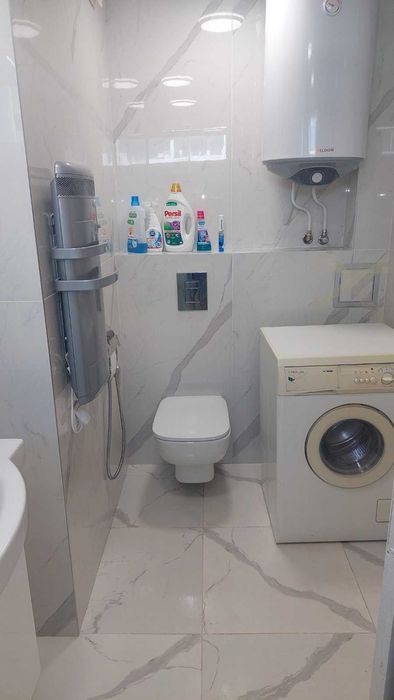 Дава се под наем Тристаен апартамент в Варна, Център - 92 кв.м за 650 € - Снимка #7