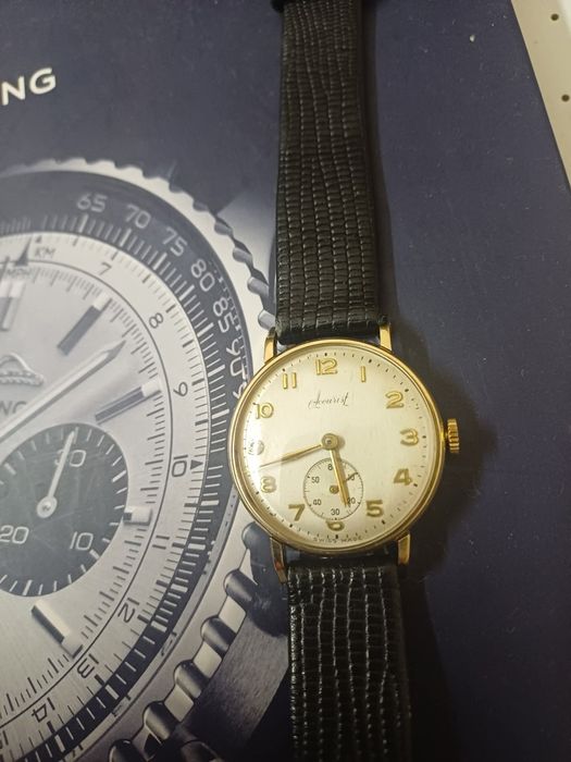 Ceas Accurist  aur 9k