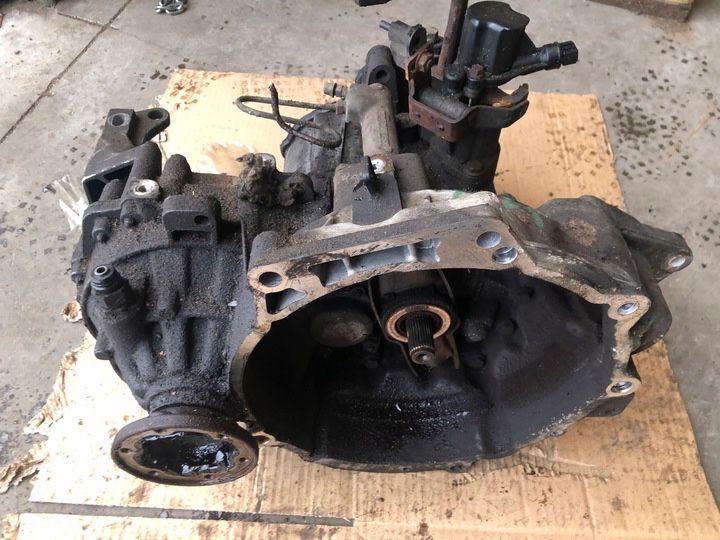 Кпп коробка фольцваген пассат б3 б4 1.8