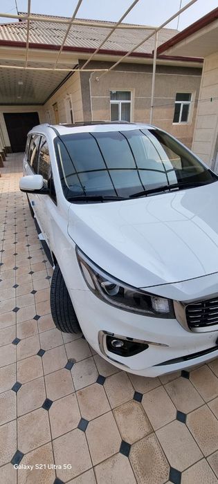 Срочно продается Kia Carnival 2019 года
