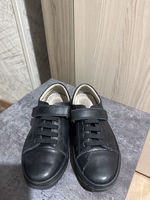 Продам детскую обувь