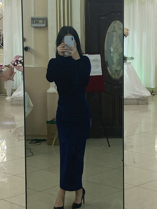 Продам платье приталенное