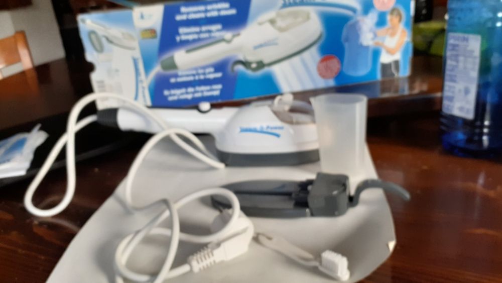 Уред за вертикално гладене с пара