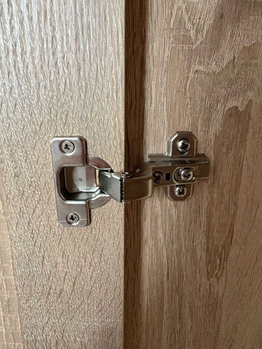 Продаем шифоньер дуб сонома