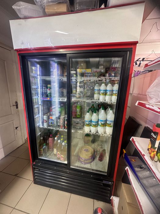 Холодильник красный