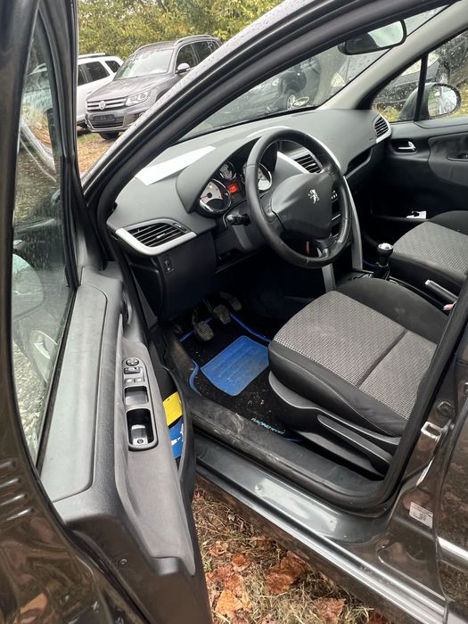 Peugeot 207 2011 diesel, 1.950 € — imagine 5