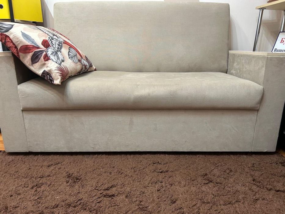 Продам диван для офиса