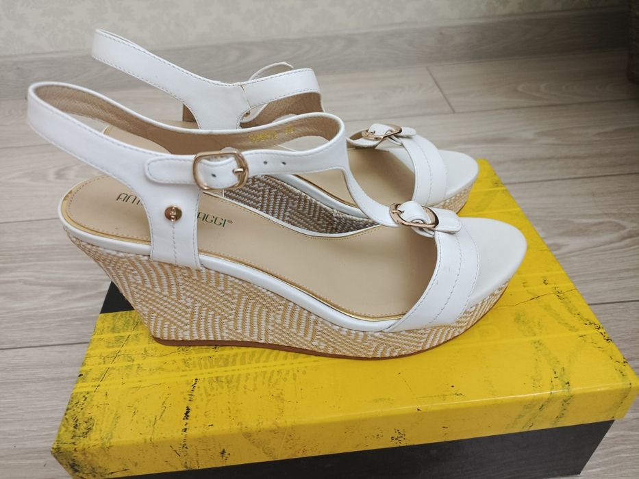 Кожаные босоножки от Antonio Biaggi