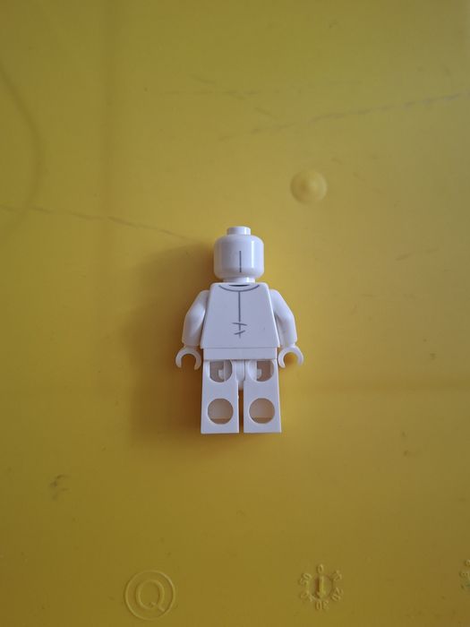 Продам лего фигурку