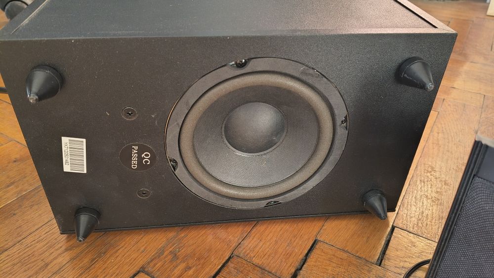 Тонколони и субуфер