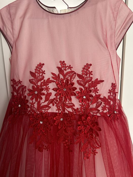 Рокля официална