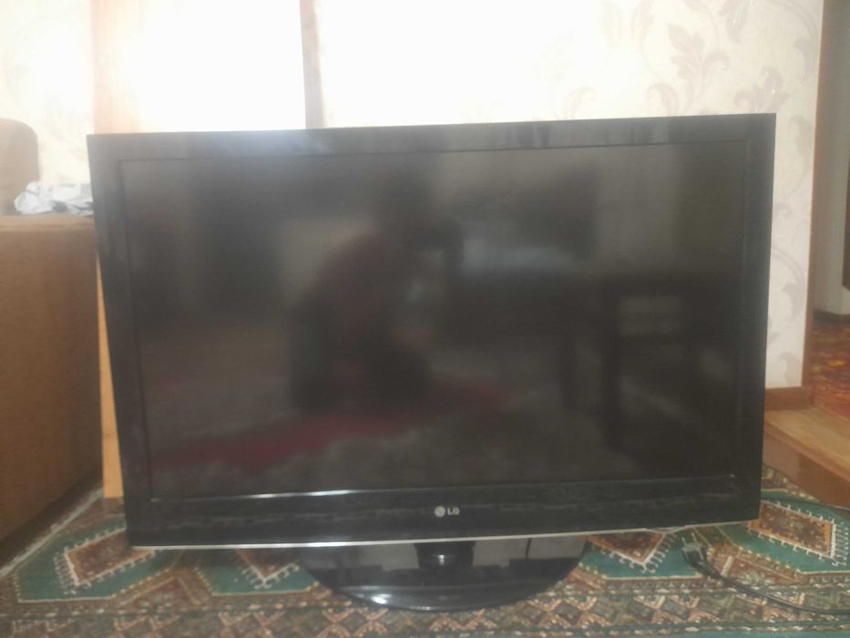 Телевизор LG 42 дюйма