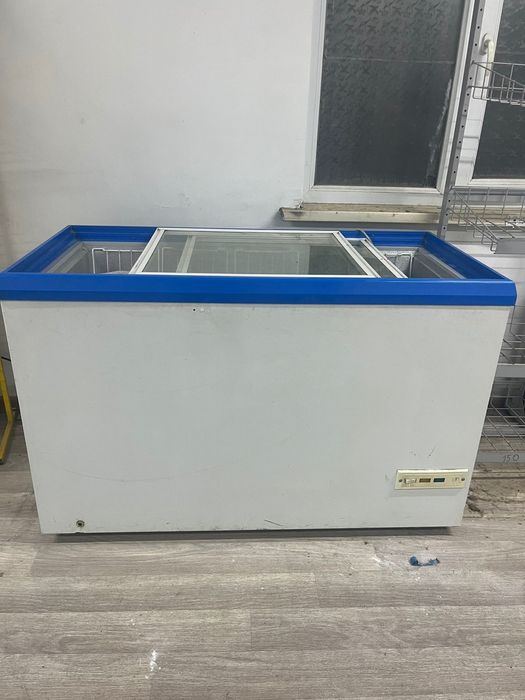 Морозильник большой