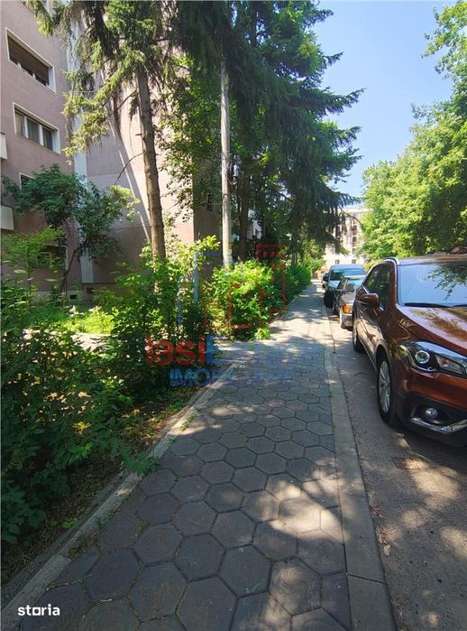 Ocazie - Copou - Parc - Apartament 4 camere cu garaj si boxa