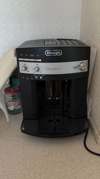 DeLonghi кофемашина