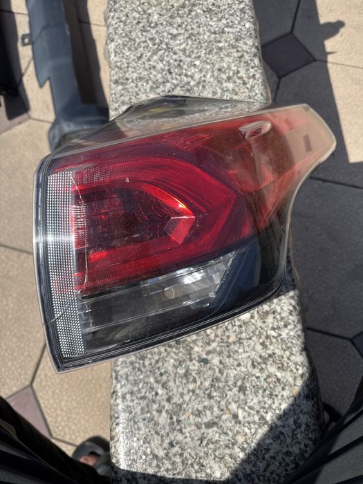 Задний правый фонарь Toyota Rav4 4 поколение