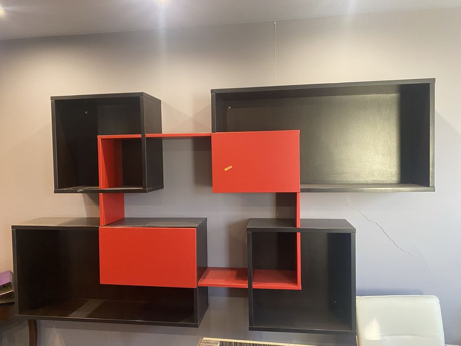 Шкаф за стена голям