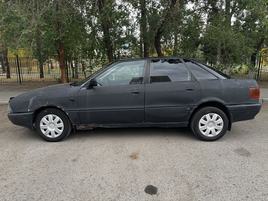 Audi 80 b3 1.8 карб на полном ходу